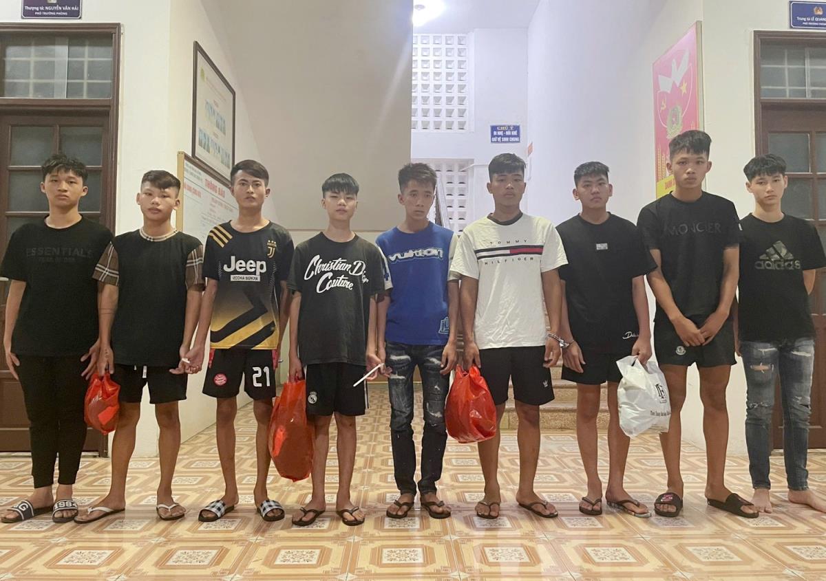 Tang vật cảnh sát thu giữ phục vụ điều tra.