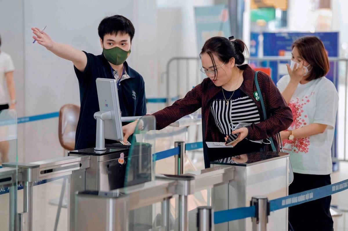 Thủ tướng yêu cầu ứng dụng công nghệ sinh trắc học trong quy trình thủ tục giao thông.