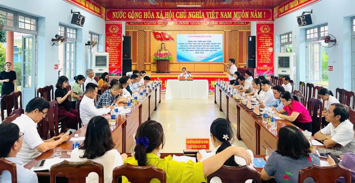 Quang cảnh buổi làm việc.