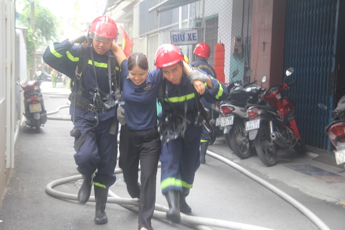 Lực lượng PCCC triển khai phương án chữa cháy tại trường mầm non