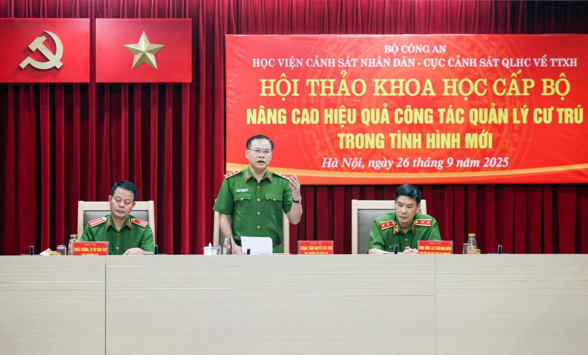 Các đại biểu dự hội thảo tại điểm cầu trực tuyến Công an TP Đà Nẵng.