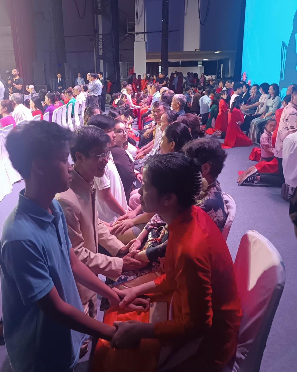 Một số hình ảnh Lễ Tri ân Cha Mẹ - Vợ Chồng 2025 tại Nhà hát Trưng Vương Đà Nẵng do Trường Mầm non Khai Minh Đức tổ chức.