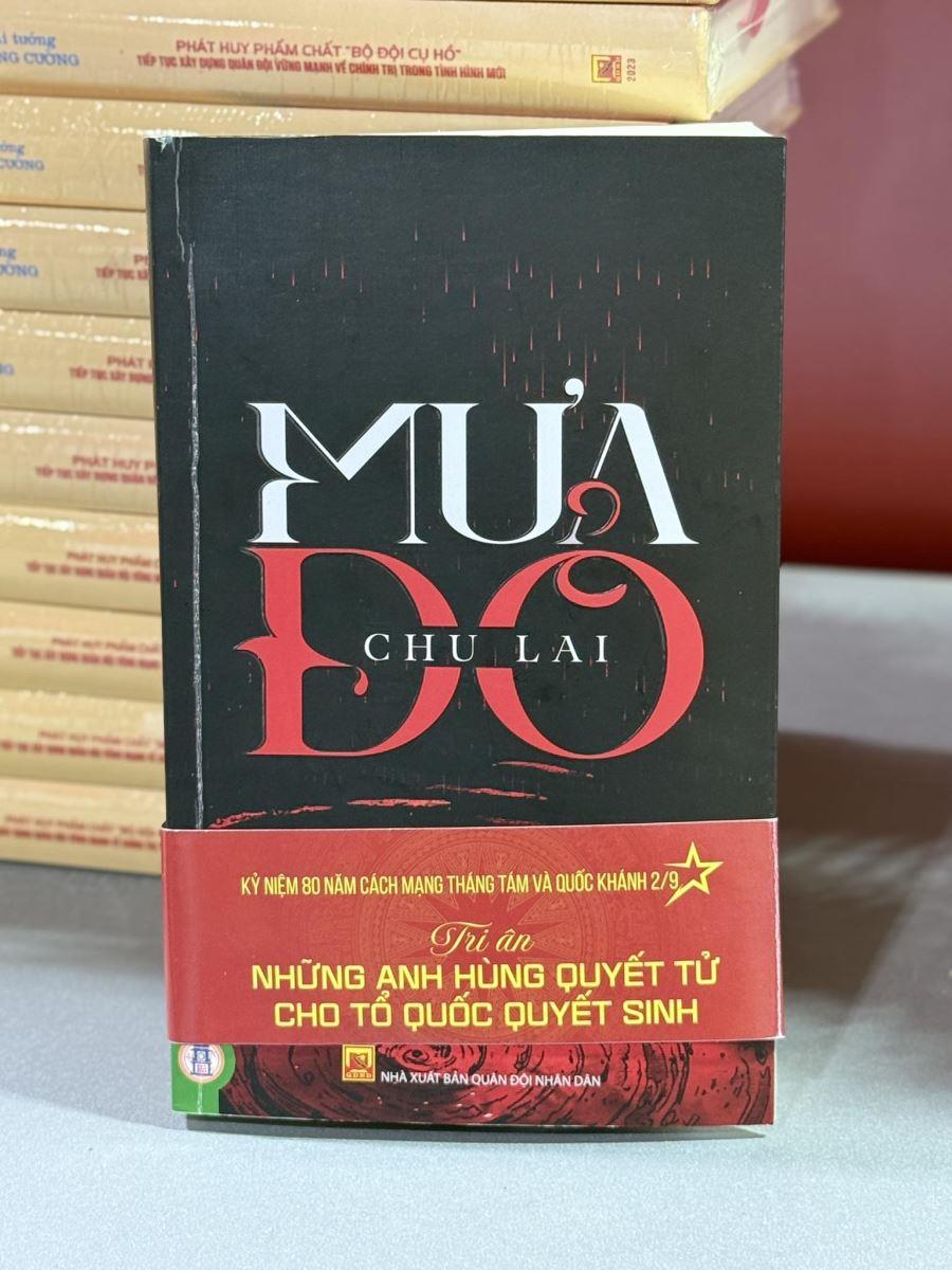 Tiểu thuyết "Mưa đỏ" của Nhà văn Chu Lai "cháy hàng" cùng sức nóng phim điện ảnh cùng tên.