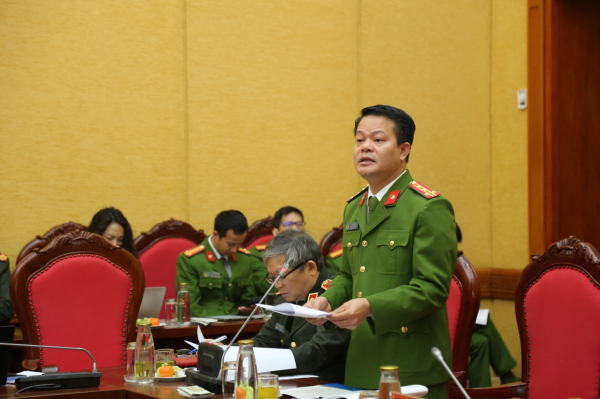 Đại tá Vũ Văn Tấn, Phó Cục trưởng Cục Cảnh sát QLHC về TTXH Bộ Công an báo cáo những nhiệm vụ trọng tâm trong năm 2023.