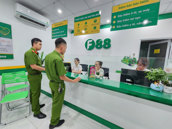 Công an quận Liên Chiểu kiểm tra điểm kinh doanh F88 tại 02 Nguyễn Lương Bằng.