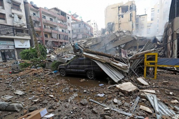 Thiệt hại về cơ sở vật chất do không kích của Israel ở ngoại ô Thủ đô Beirut. Ảnh: Xinhua