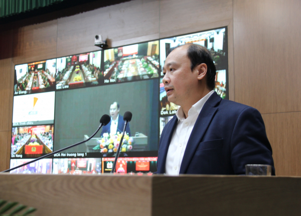 Đồng chí Lê Hải Bình phát biểu tại hội nghị.