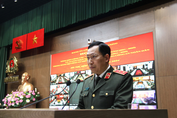 Thứ trưởng Lê Văn Tuyến trình bày báo cáo trung tâm của hội nghị.