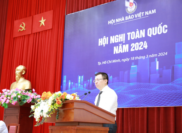 Chủ tịch Hội Nhà báo Việt Nam Lê Quốc Minh phát biểu khai mạc hội nghị.