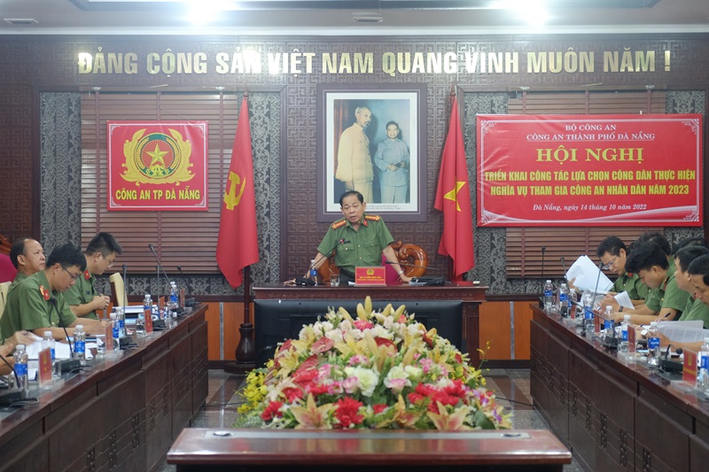 Đại tá Trần Đình Liên- Phó giám đốc Công an TP Đà Nẵng chủ trì Hội nghị triển khai công tác tuyển chọn công dân thực hiện nghĩa vụ tham gia Công an nhân dân năm 2023.