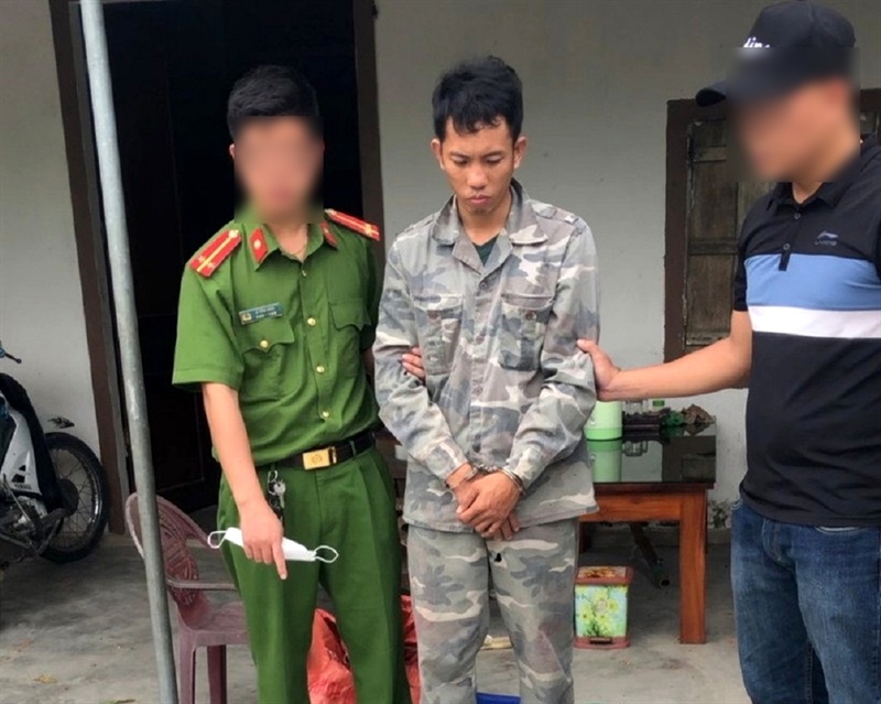 Đối tượng Bùi Văn Phong bị bắt giữ.