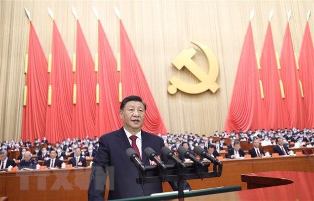 Tổng Bí thư Ban Chấp hành Trung ương Đảng Cộng sản Trung Quốc Tập Cận Bình trình bày báo cáo chính trị tại phiên khai mạc Đại hội Đại biểu Toàn quốc lần thứ XX Đảng Cộng sản Trung Quốc ở Bắc Kinh, ngày 16-10. Ảnh: TTXVN