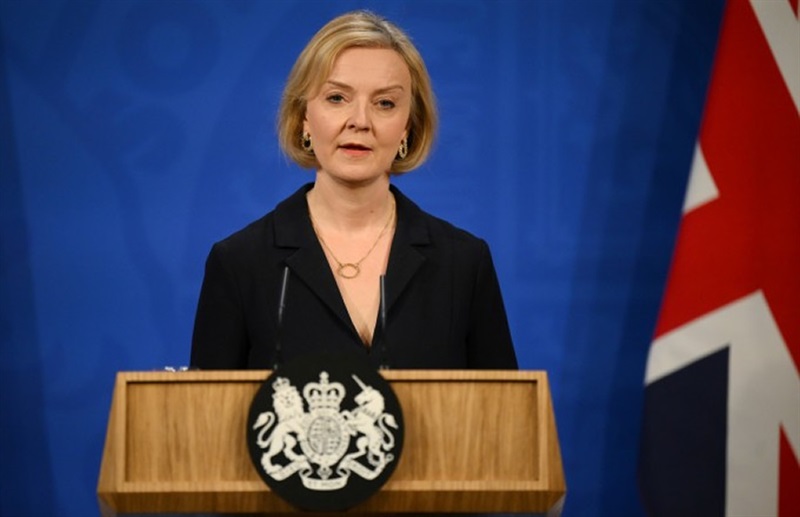 Thủ tướng Anh Liz Truss họp báo tại trụ sở chính phủ Anh ở London ngày 14-10. Ảnh: AFP