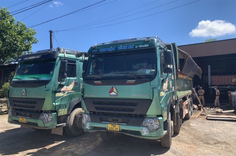 Sự vào cuộc quyết liệt của lực lượng CSGT ở Thừa Thiên-Huế đã khiến nhiều doanh nghiệp vận tải trên địa bàn tỉnh chủ động tự cắt bỏ thùng xe cơi nới trái phép.