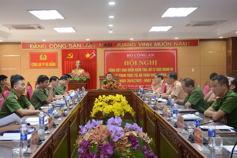 Lực lượng CSGT Đà Nẵng làm nhiệm vụ trong đợt cao điểm