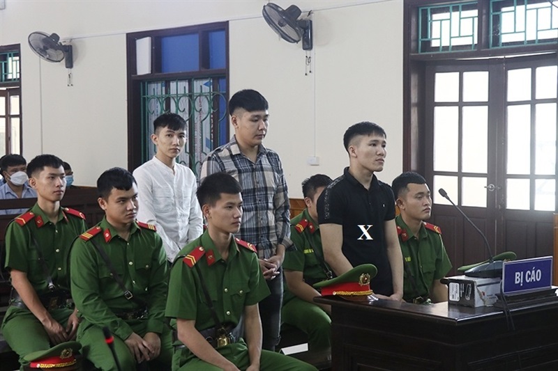 Hai bị cáo Mai Văn Thịnh và Nguyễn Quốc Ngọ tại phiên xét xử.