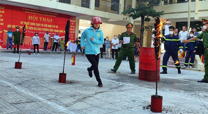 Lực lượng chữa cháy tại chỗ tại các phường thuộc Q, Thanh Khê (TP Đà Nẵng) tham gia hội thao kỹ thuật chữa cháy.