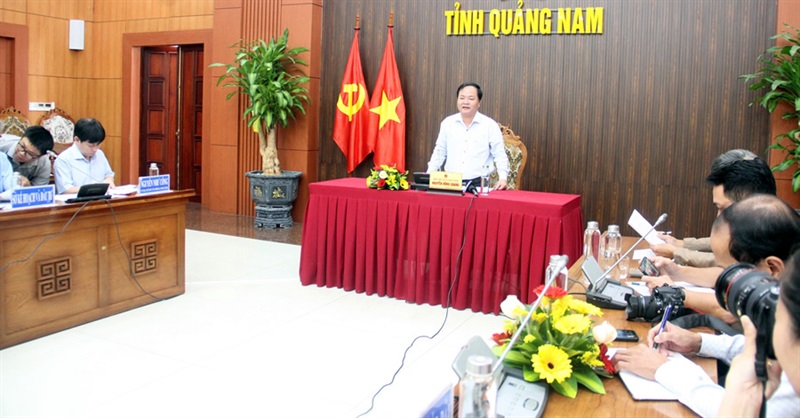 Ông Nguyễn Hồng Quang – Phó Chủ tịch UBND tỉnh Quảng Nam phát biểu tại buổi họp báo.
