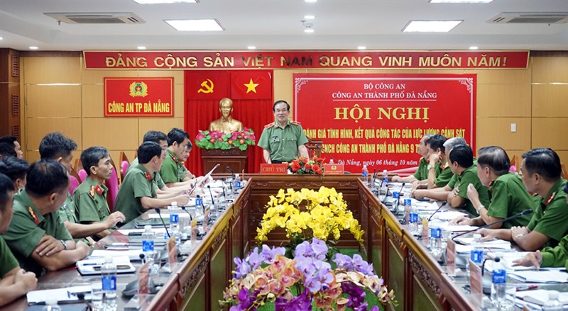 Thiếu tướng Vũ Xuân Viên kết luận Hội nghị.