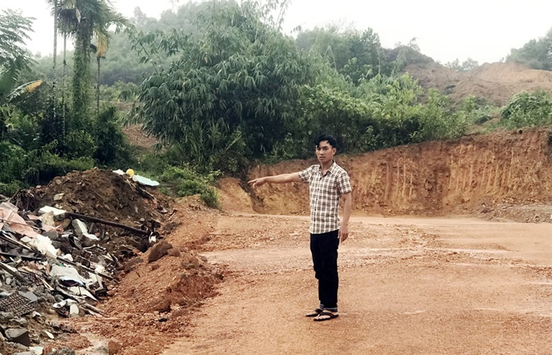 Gia đình ông Thuận tự nguyện tháo dỡ nhà xây kiên cố để bàn giao mặt bằng.