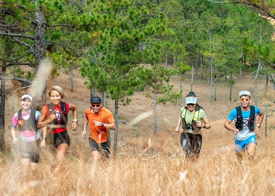Giải chạy địa hình Lâm Đồng Trail 2022 thu hút nhiều vận động viên tham gia.