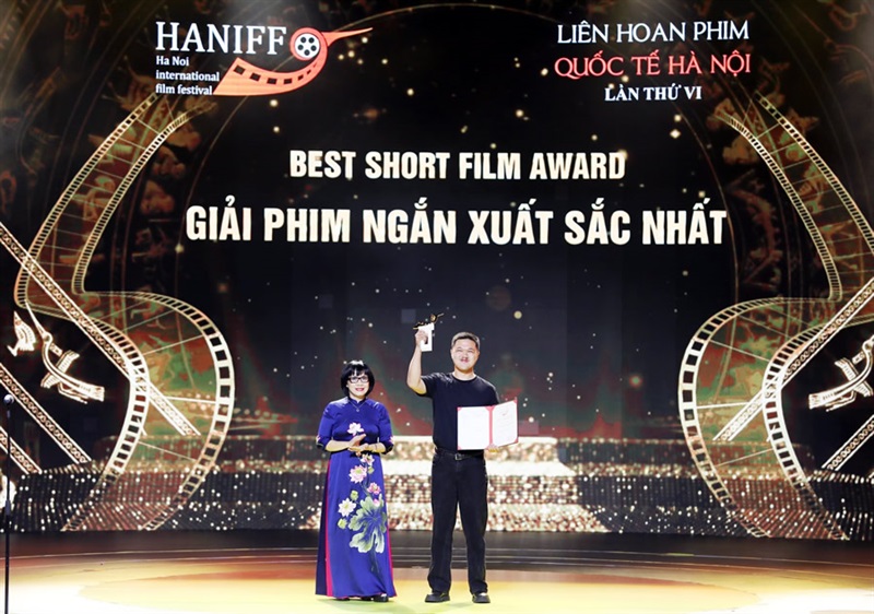 Phim "Khu rừng của Páo" (Việt Nam) đoạt giải Phim ngắn xuất sắc nhất tại Liên hoan Phim Quốc tế Hà Nội lần thứ VI-2022. Ảnh: TTXVN
