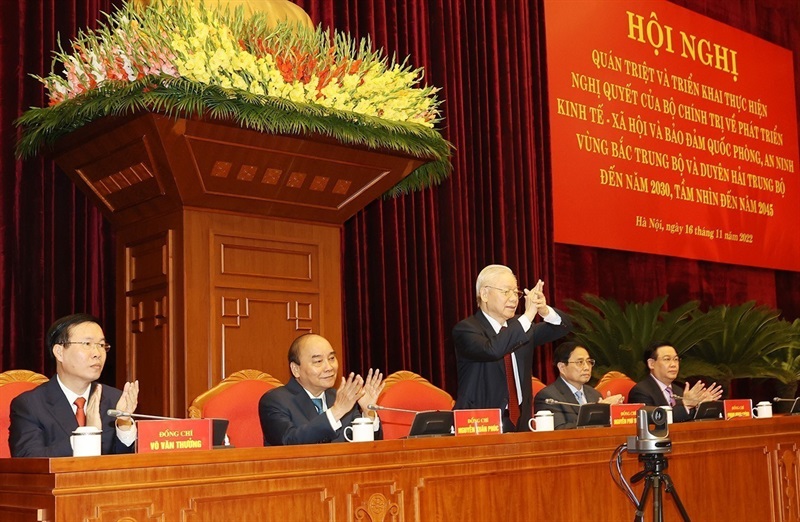 Bi thư Thành ủy Nguyễn Văn Quảng phát biểu tham luận tại hội nghị