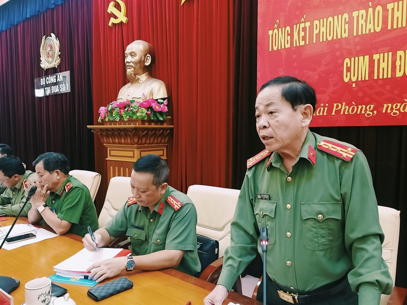 Đại tá Trần Đình Liên - Phó Bí thư Đảng ủy, Phó Giám đốc Công an TP Đà Nẵng phát biểu tại hội nghị.