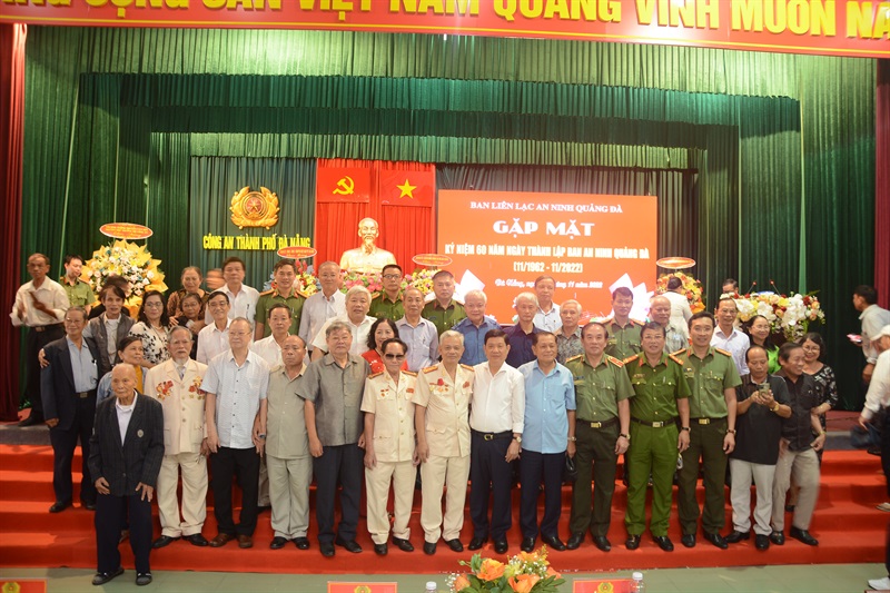 Ban liên lạc An ninh Quảng Đà phát biểu tại buổi lễ