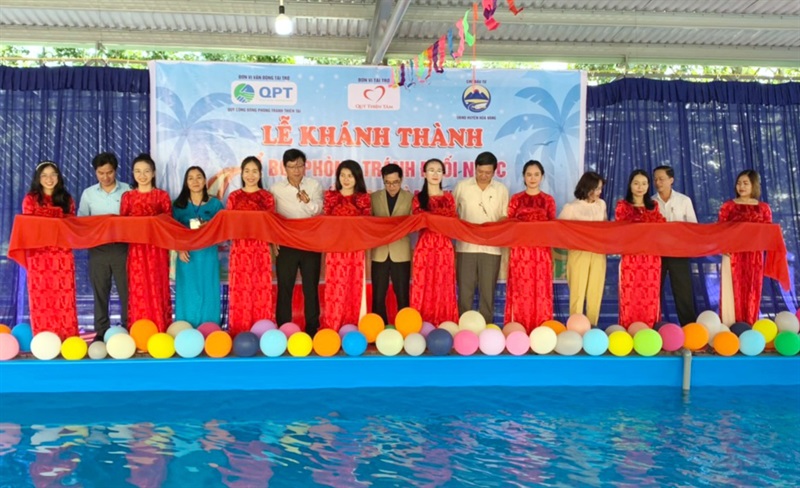 Lễ khánh thành bể bơi tại Trường Tiểu học Hòa Khương 2.