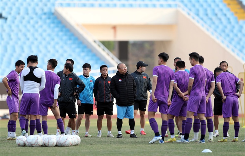Thầy trò HLV Park Hang-seo trở lại sân Mỹ Đình chuẩn bị cho cuộc tiếp đón Malaysia.