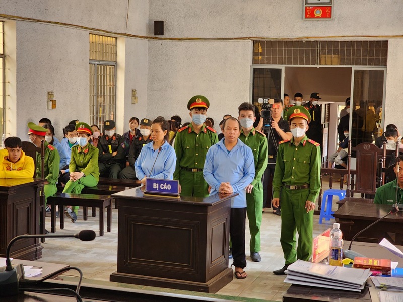 Hai bị cáo Đào Thị Mình và Lý Văn Quân tại phiên phúc thẩm.
