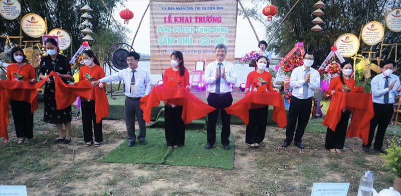 Lễ khai trương làng du lịch cộng đồng Cẩm Phú.
