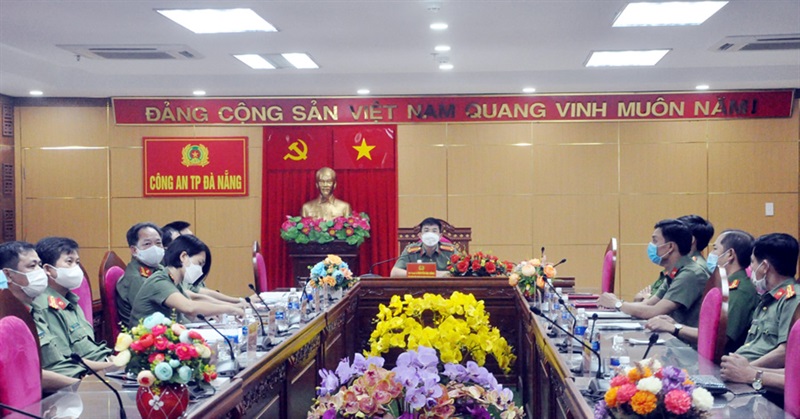 Các đại biểu tham dự Hội thảo tại điểm cầu trực tuyến Công an TP Đà Nẵng.