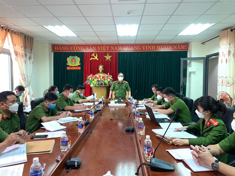 Đại tá Phan Văn Dũng kiểm tra tại địa bàn quận Hải Châu.