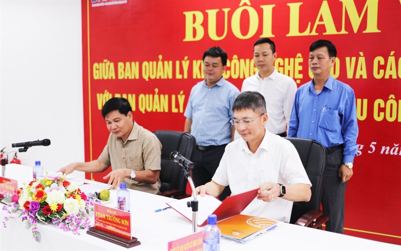Ký kết hợp tác giữa Ban Quản lý Khu công nghệ cao và các KCN Đà Nẵng với Ban Quản lý các khu kinh tế và KCN Quảng Nam.