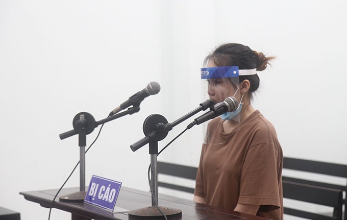 Bị cáo Nguyễn Thị Huyền tại phiên xét xử.