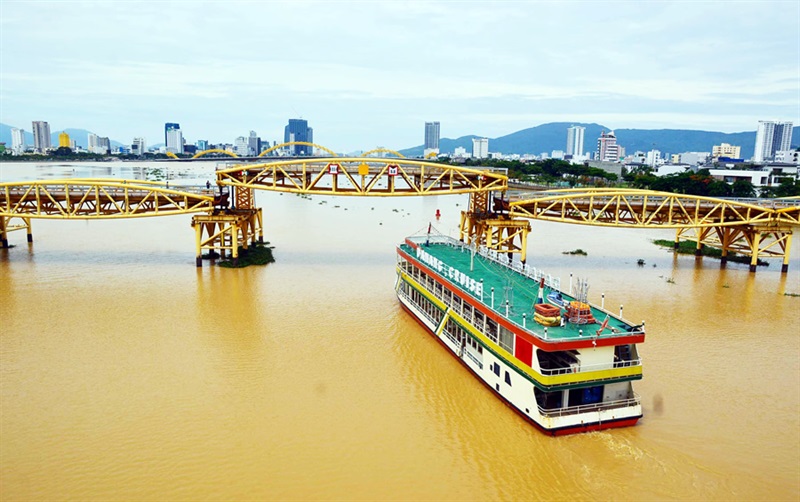 Từ ngày 1-6, TP Đà Nẵng thí điểm khai thác du lịch đối với cầu Nguyễn Văn Trỗi bắc qua sông Hàn.