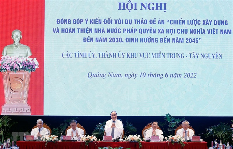 Chủ tịch nước Nguyễn Xuân Phúc chủ trì Hội nghị đóng góp ý kiến xây dựng và hoàn thiện Nhà nước pháp quyền XHCN.