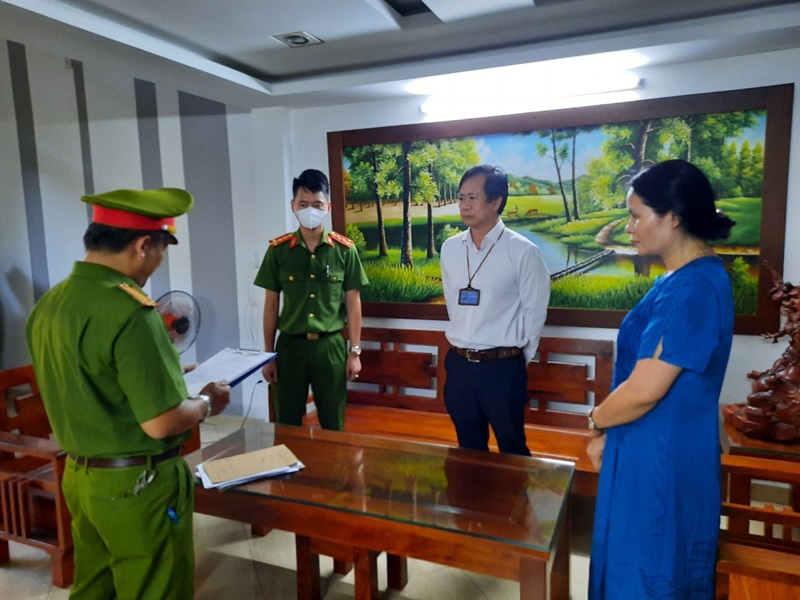 Lực lượng Công an làm việc với Lê Thị Kim Chi