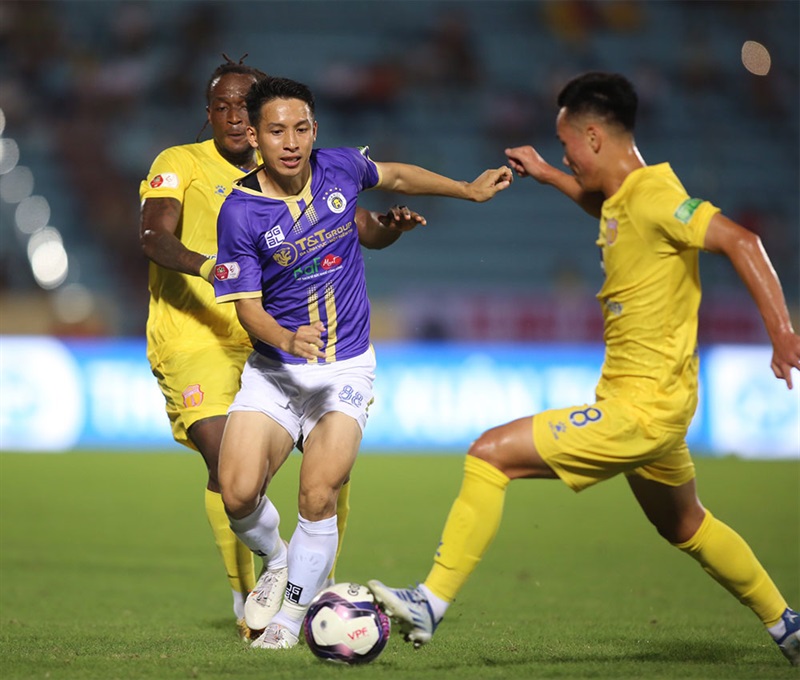 Trận đấu giữa Nam Định và Hà Nội FC ngày 16-6 đánh dấu sự trở lại của V-League 2022.