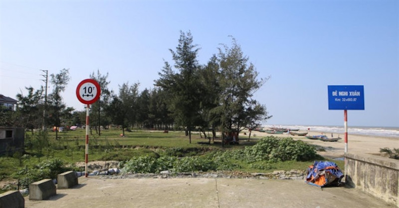 Đê "cụt" tại đoạn thôn Song Hải, xã Cương Gián.
