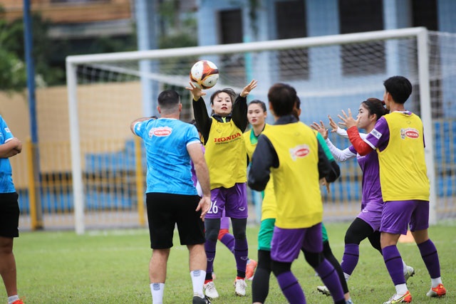 Nhiều cầu thủ trẻ được HLV Mai Đức Chung triệu tập và trao cơ hội.
