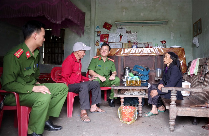 Sau 2 năm về Mỹ Thành công tác, Thiếu tá Lê Xuân Thành được người dân vô cùng tin tưởng, quý mến.