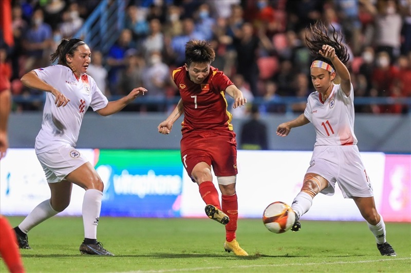 Bản lĩnh, kinh nghiệm trận mạc sẽ giúp Tuyết Dung (giữa) và đồng đội vượt qua tuyển nữ chủ nhà Philippines để ghi tên vào chung kết AFF Cup nữ 2022.