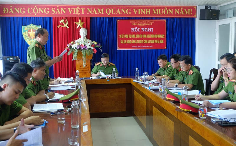 Đại tá Nguyễn Văn Tăng - Phó Giám đốc Công an TP Đà Nẵng tham dự và chủ trì hội nghị.