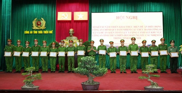 Công an Thừa Thiên – Huế đón nhận huân chương bảo vệ tổ quốc hạng nhì