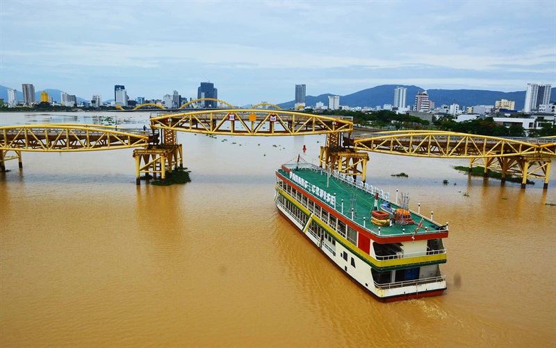 Cầu Nguyễn Văn Trỗi tạm dừng nâng, hạ nhịp cầu trong giai đoạn trước mắt.
