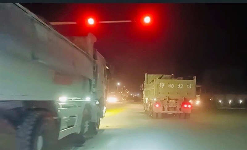 Hình ảnh xe tải BKS 37H-032.61 vượt đèn đỏ.