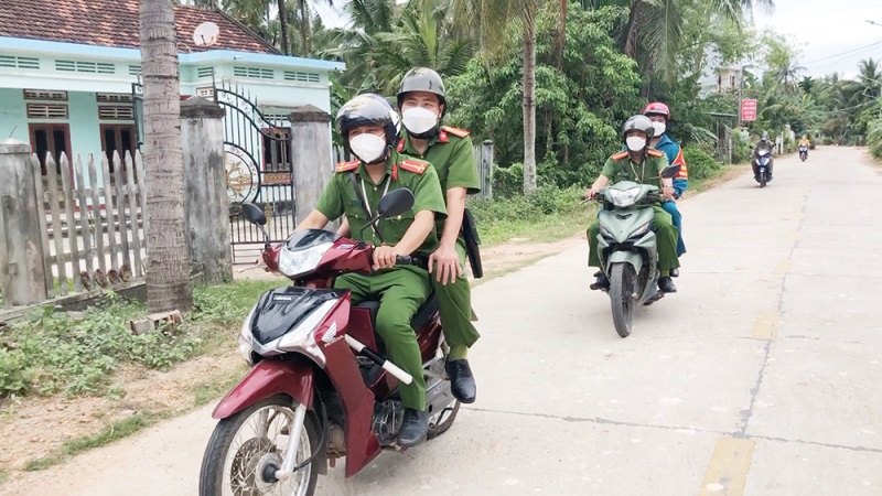 CAP Tam Quan Nam tuần tra đảm bảo an ninh trật tự trên địa bàn.